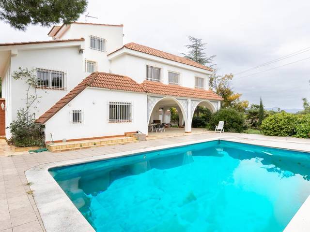 Casa-chalet en Venta en C. Salvia en Camí de Paterna - Lloma del Calderer