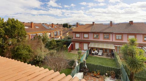 Foto 2 de Casa adosada en venta en Urbanizacion la Fresneda Camino Los Pinos, 3, La Fresneda, Siero