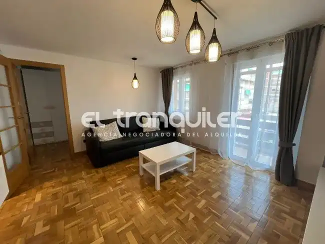 Living room of Flat for rent in Madrid  with Air Conditioner, Parquet flooring and Terrace
