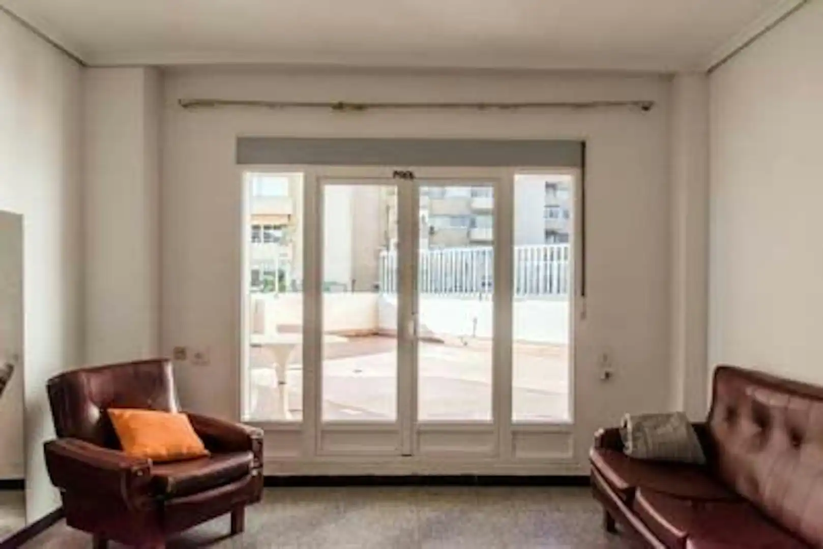Living room of Flat for share in Valencia  with Heating and Washing machine
