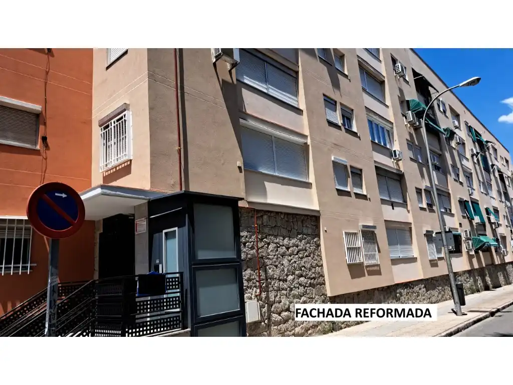 Vista exterior de Piso en venta en Madrid