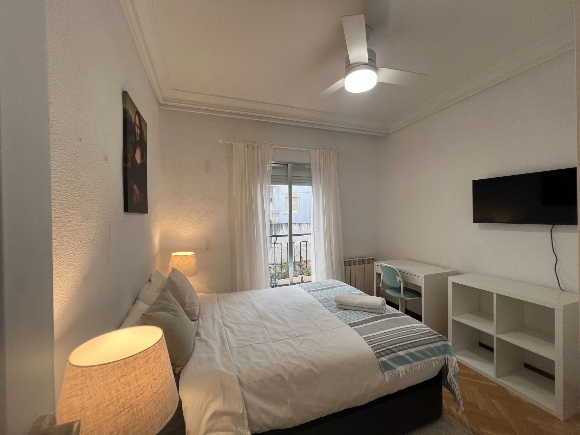 Habitación de Piso para compartir en  Madrid Capital con Calefacción, Amueblado y Lavadora