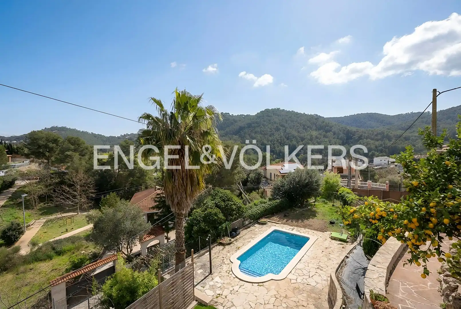 Vista exterior de Casa o chalet en venta en Cervelló con Calefacción, Jardín privado y Terraza