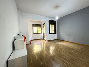 Flat with lift for sale in Carrer del Rosselló