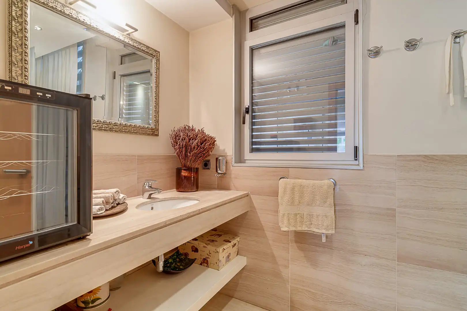 Baño de Casa adosada en venta en Barcelona con Aire acondicionado, Calefacción y Terraza