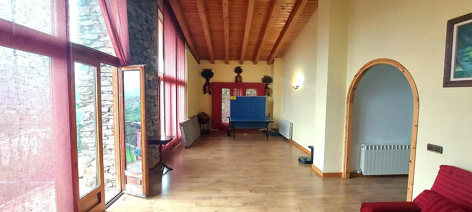 Sala d'estar de Casa o xalet en venda en La Seu d'Urgell amb Calefacció