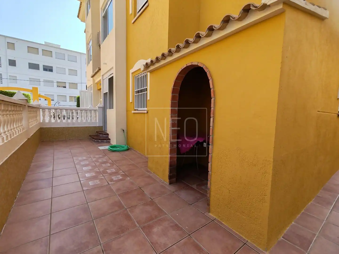 Vista exterior de Piso en venta en Xeraco con Terraza y Piscina comunitaria