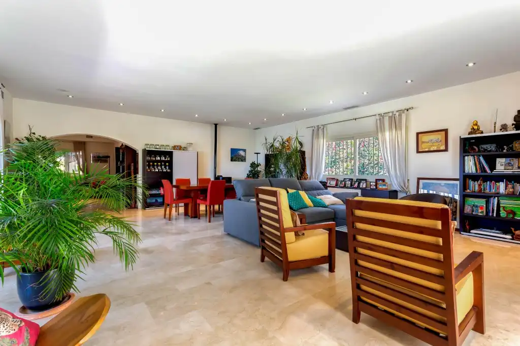 Sala d'estar de Casa o xalet en venda en Benalmádena amb Aire condicionat, Calefacció i Jardí privat