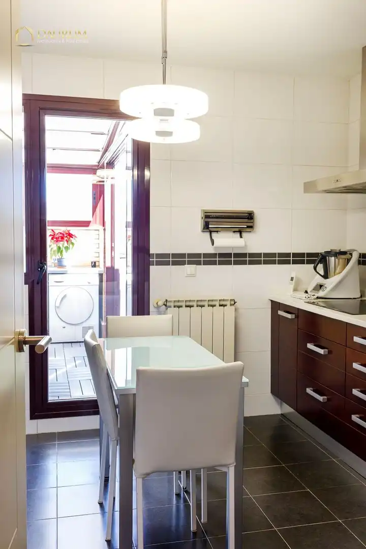 Cocina de Dúplex en venta en Boadilla del Monte con Aire acondicionado, Calefacción y Terraza