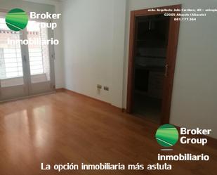 Apartment to rent in  Albacete Capital  with Air Conditioner