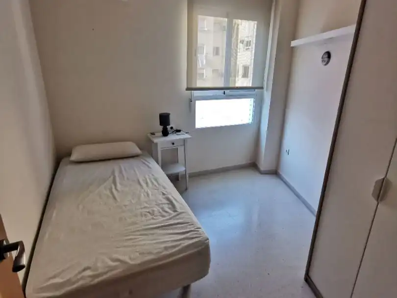 Bedroom of Flat for rent in Valencia  with Air Conditioner, Heating and Storage room