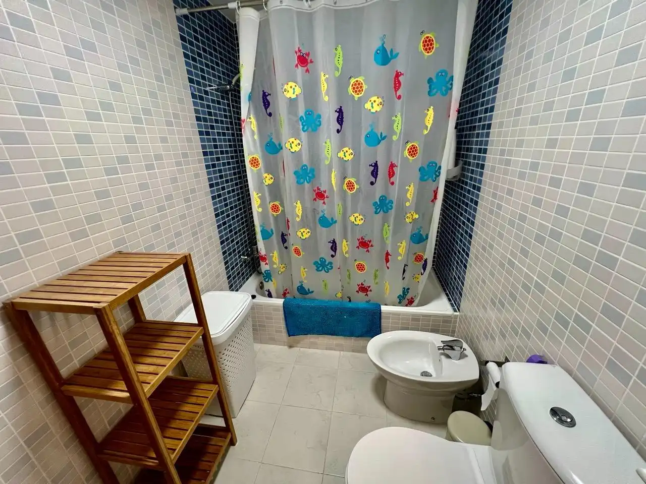 Baño de Piso de alquiler en Molina de Segura con Terraza, Amueblado y Piscina comunitaria