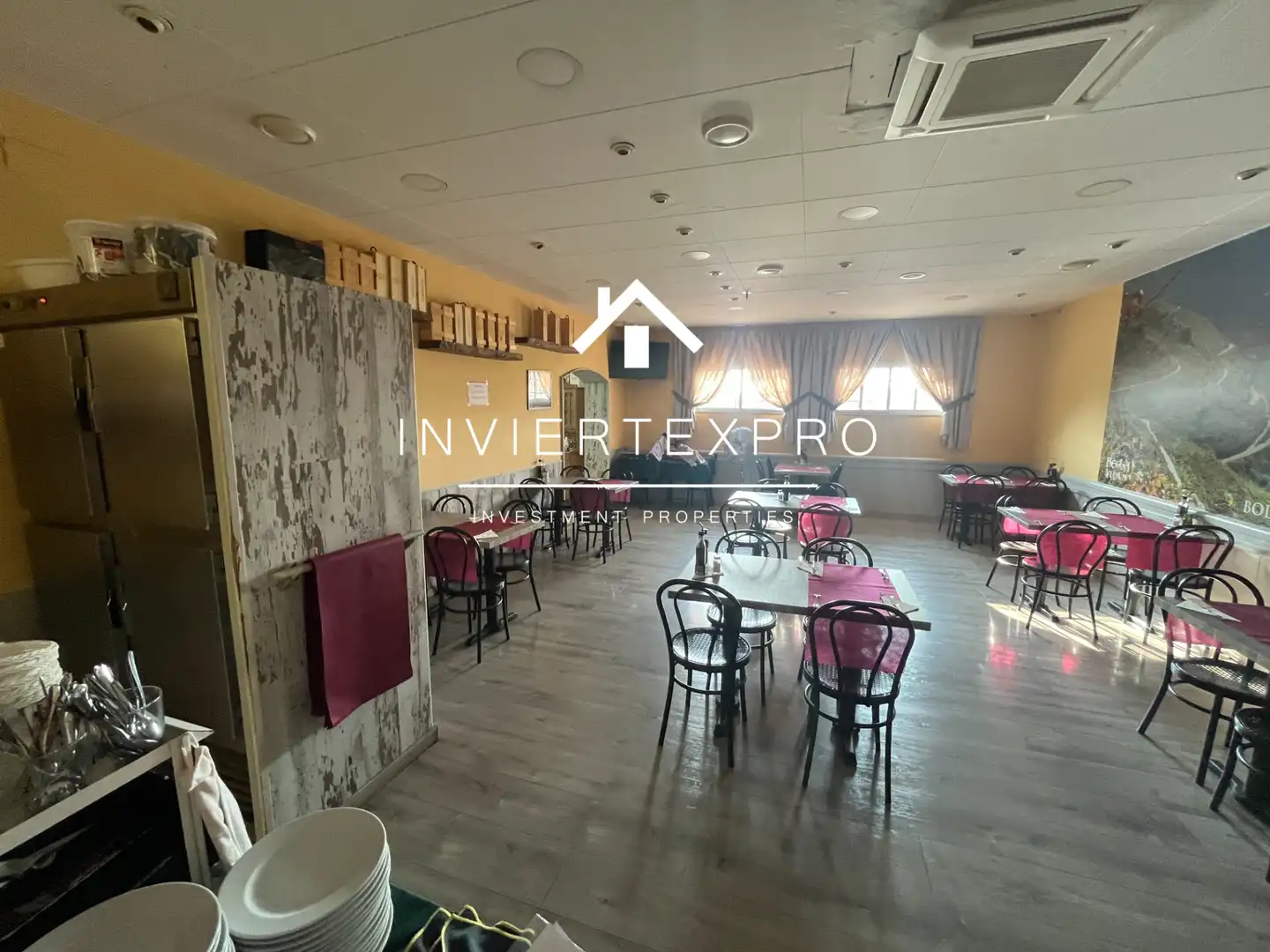 Business premises for transfer in Carrer dels Marquesos de Barberà, imagen 6