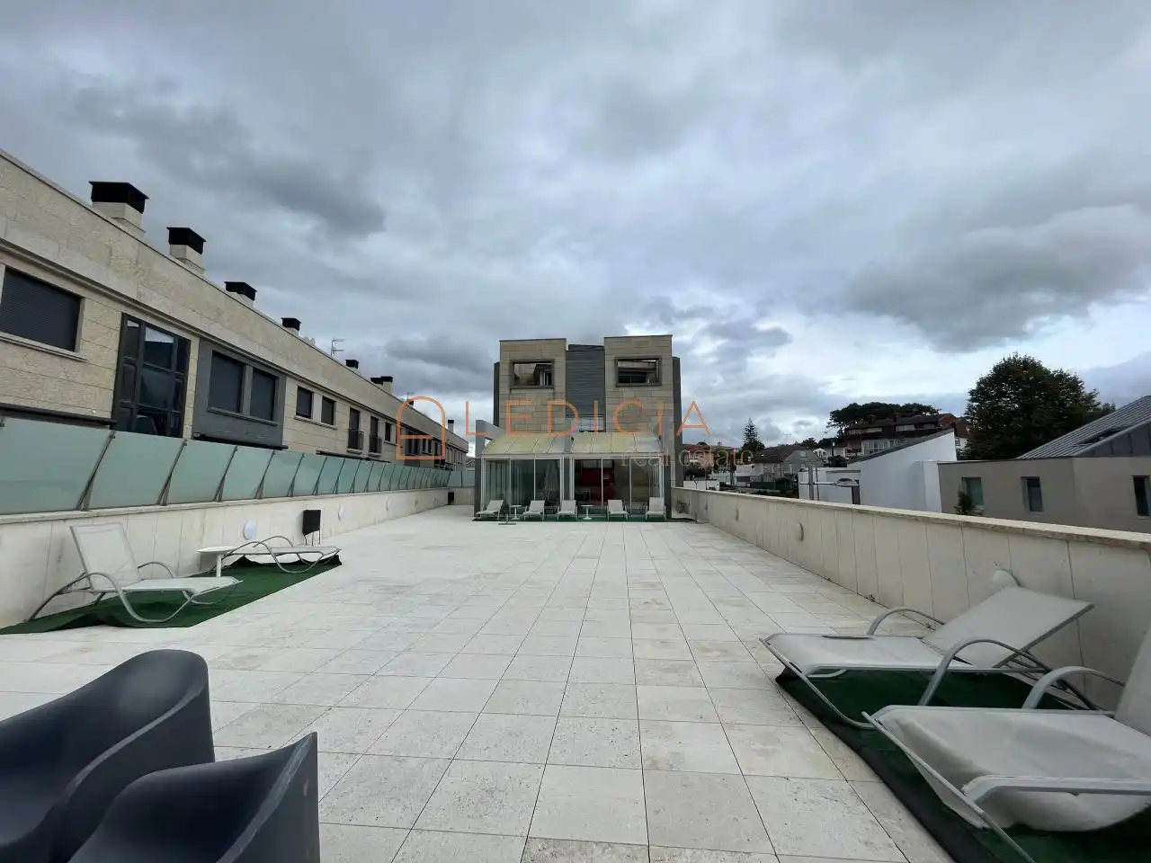 Terrassa de Pis de lloguer en Nigrán amb Calefacció, Parquet i Terrassa