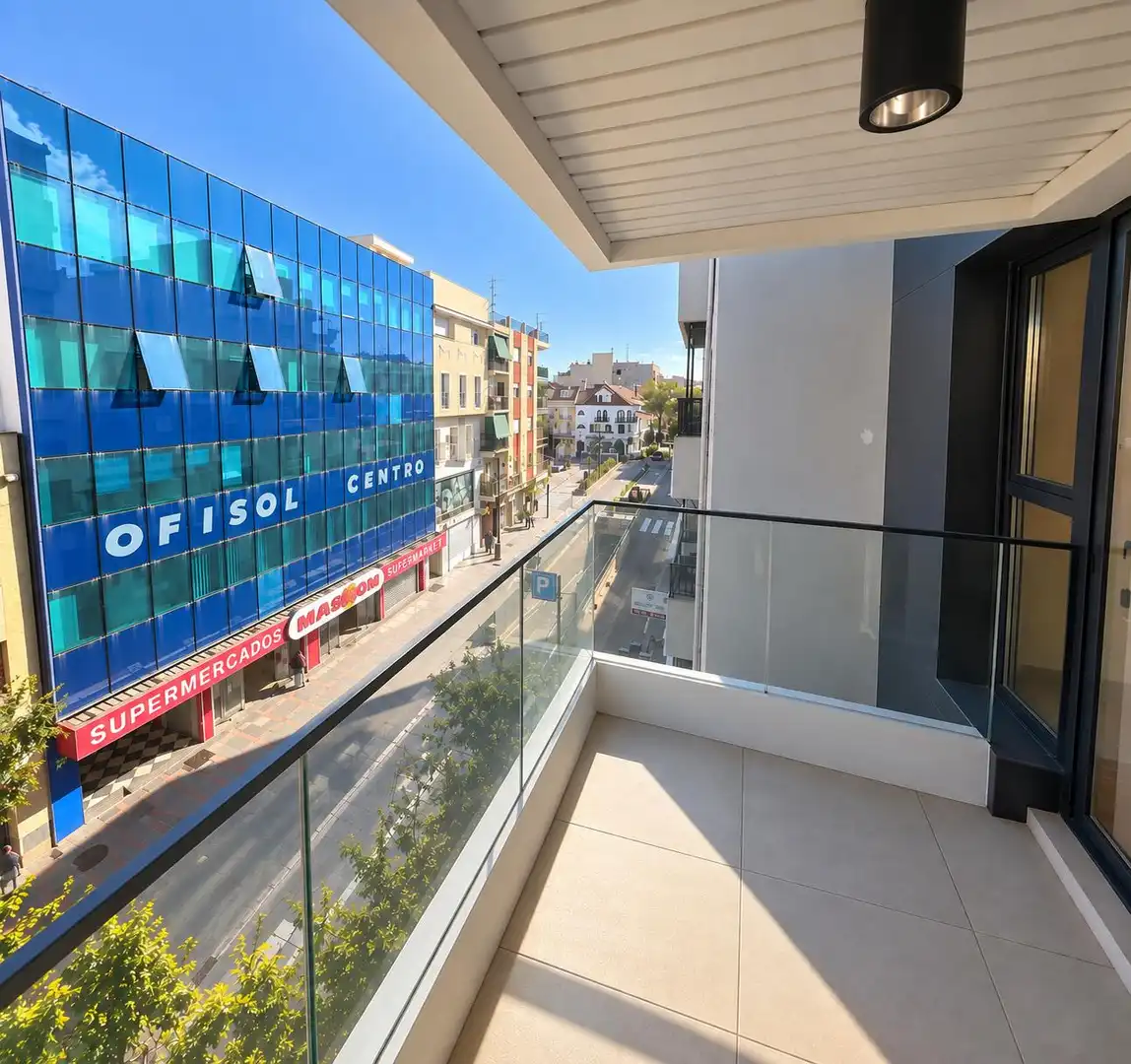 Piso con ascensor en venta en Avenida Condes de San Isidro 48