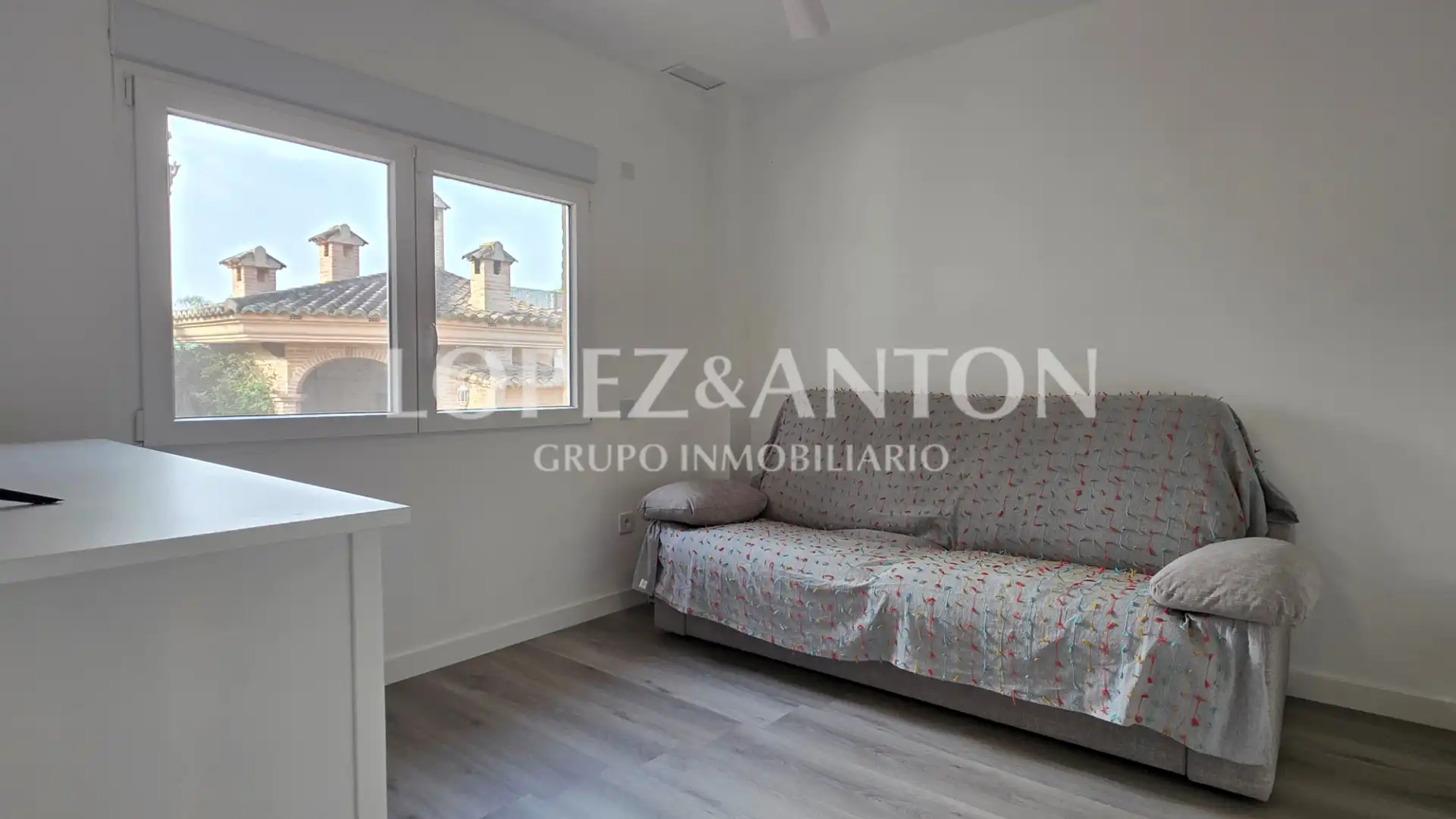 Schlafzimmer von Haus oder Chalet zum Verkauf in L'Eliana mit Klimaanlage, Heizung und Privatgarten