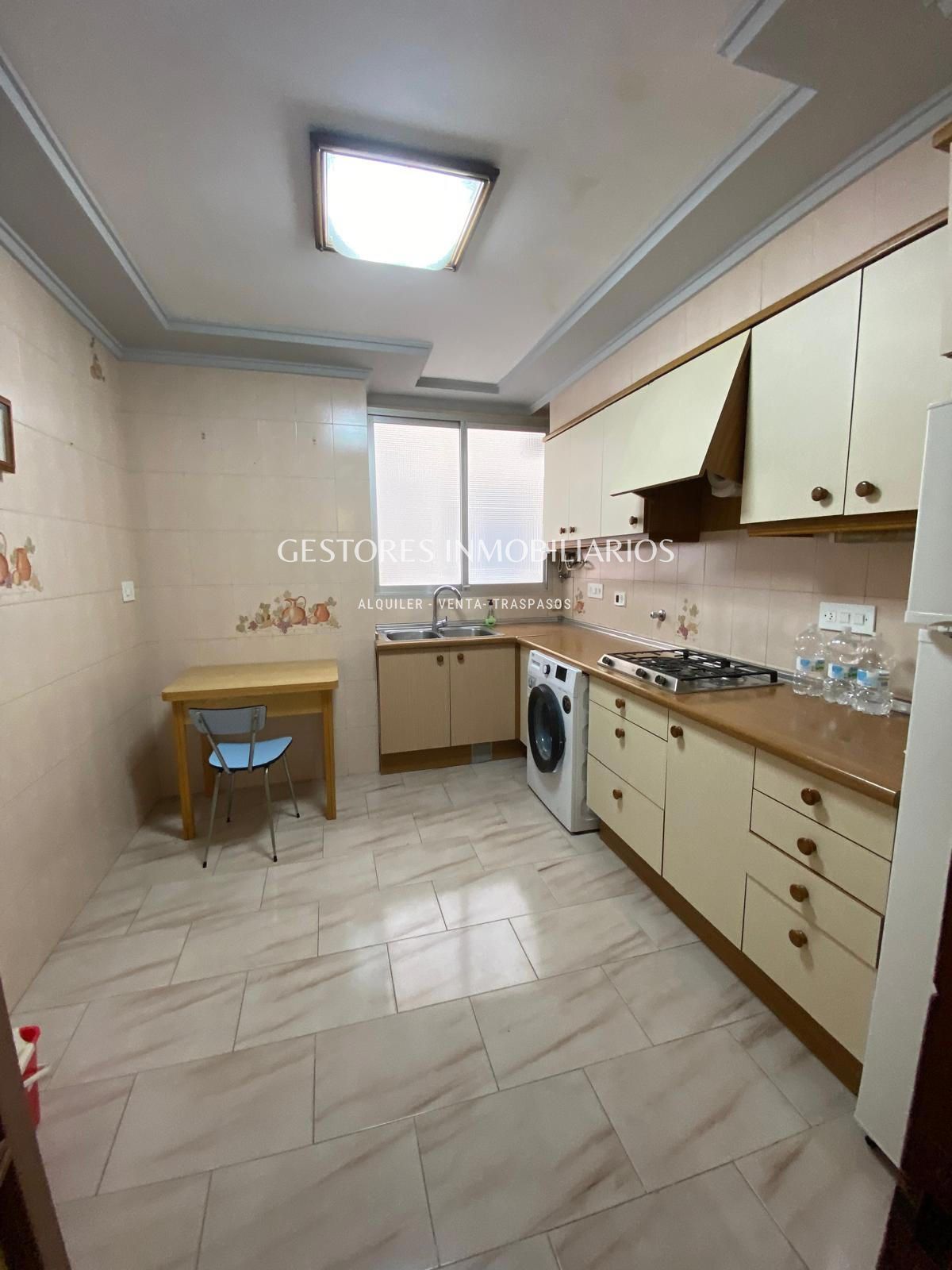 Kitchen of Flat to rent in Alcoy / Alcoi  with Oven, Washing machine and Microwave