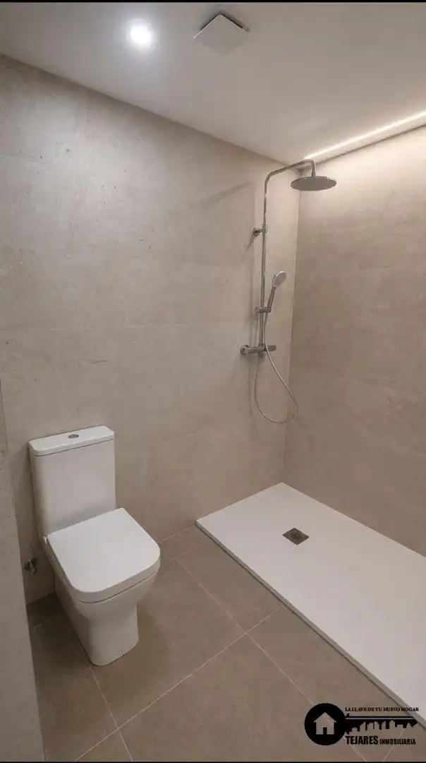 Bathroom of Flat for sale in Albacete  with Balcony