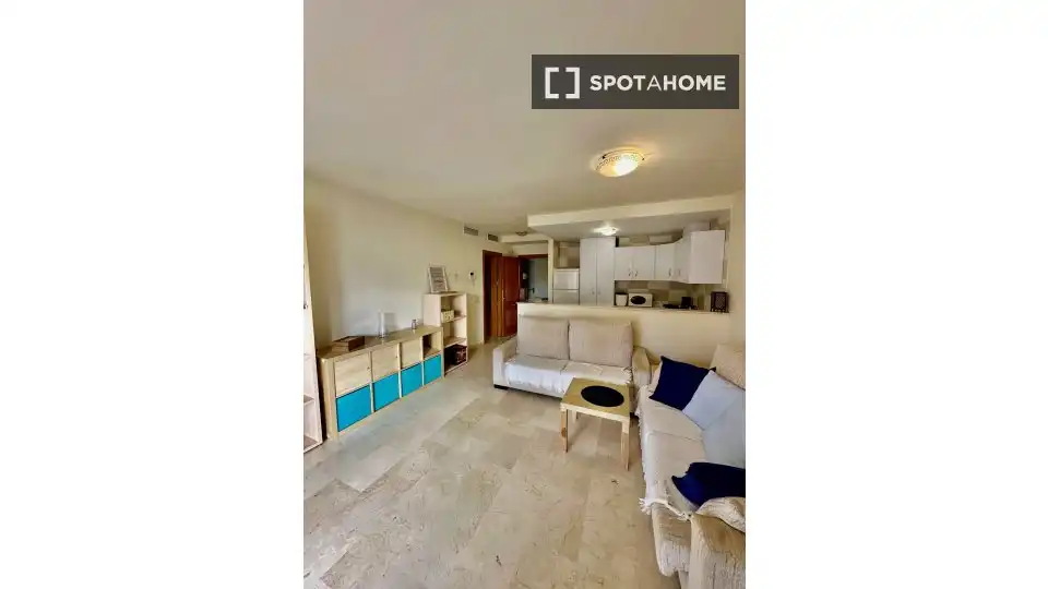 Room in Playamar - Benyamina