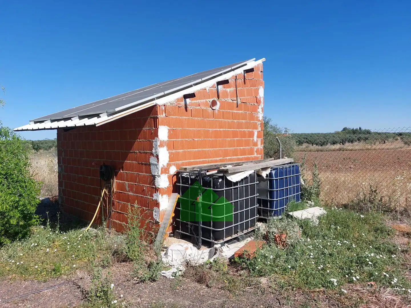 Vista exterior de Casa o xalet en venda en Montijo amb Aire condicionat, Traster i TV