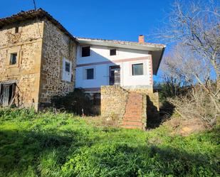 Vista exterior de Casa o xalet en venda en Artzentales amb Jardí privat