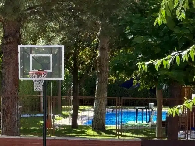 Piscina de Piso en venta en Las Rozas de Madrid con Calefacción, Jardín privado y Piscina comunitaria