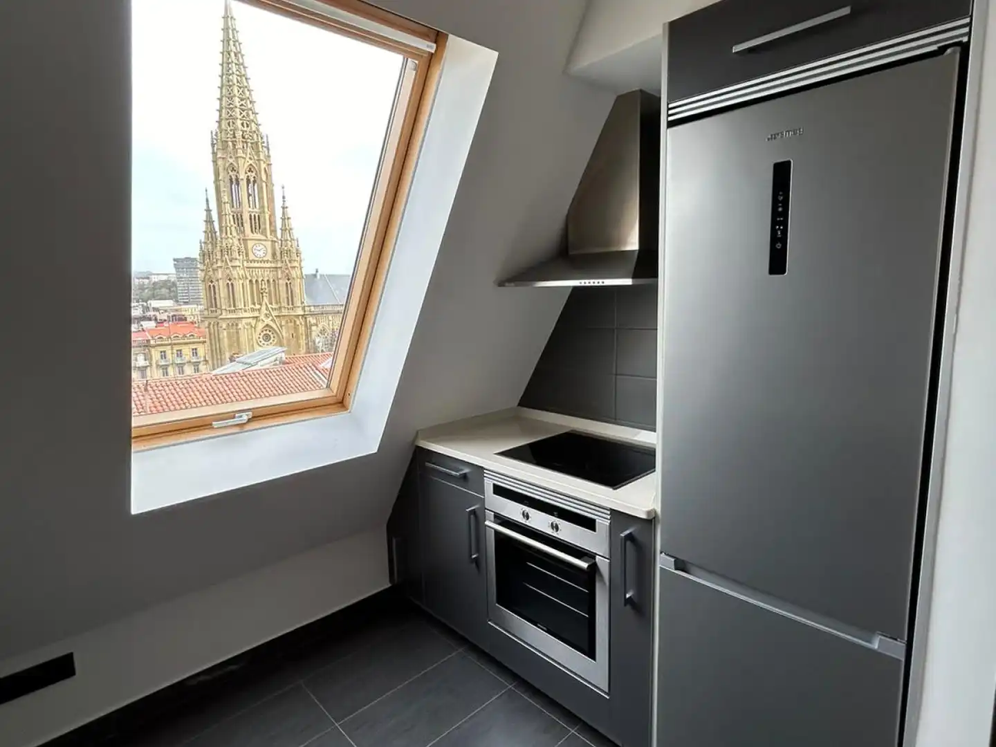 Cuina de Apartament de lloguer en Donostia - San Sebastián  amb Aire condicionat, Calefacció i Moblat