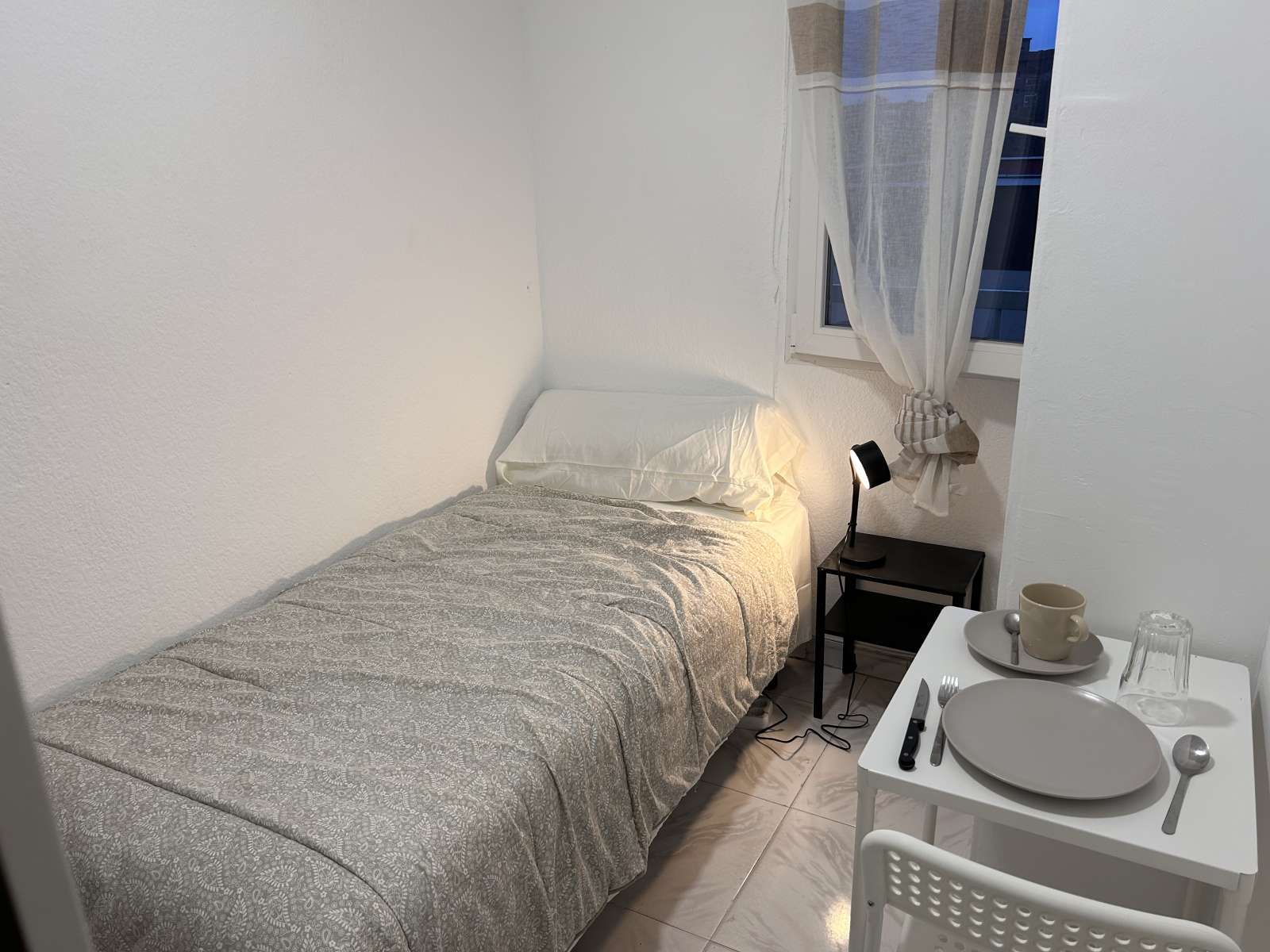 Bedroom of Flat for share in Fuenlabrada  with Air Conditioner, Terrace and Furnished