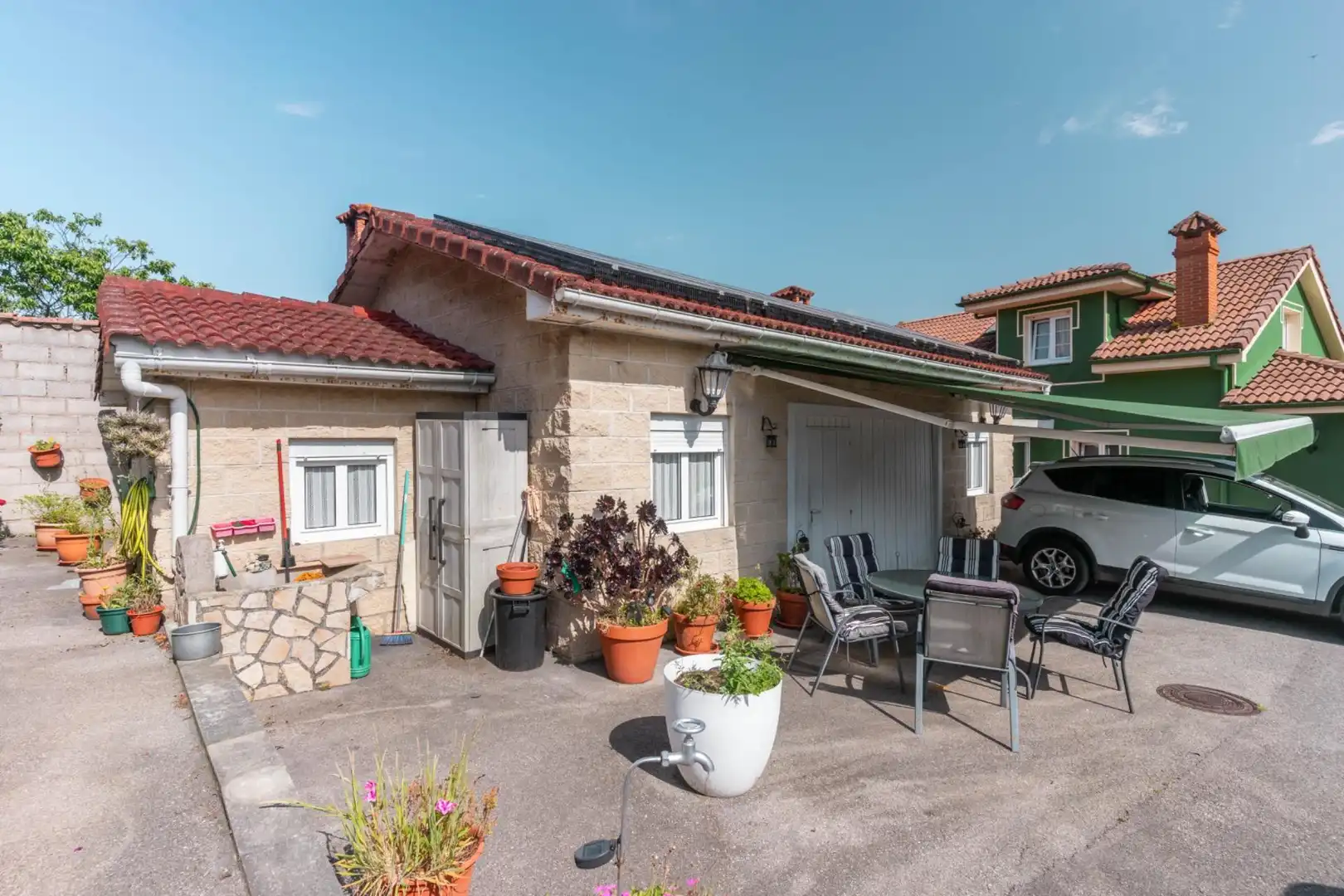 Vista exterior de Casa o xalet en venda en Muros de Nalón amb Calefacció, Jardí privat i Terrassa