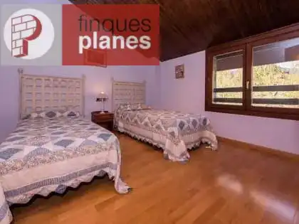 Dormitori de Casa o xalet en venda en La Seu d'Urgell amb Jardí privat, Terrassa i Traster