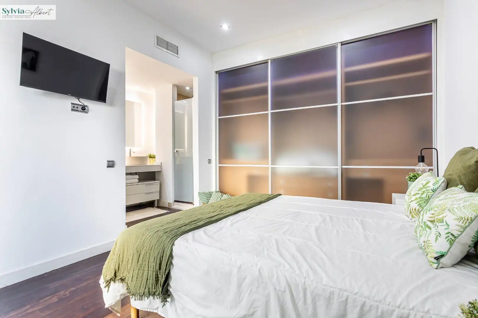 Habitación de Ático de alquiler en Valencia con Aire acondicionado, Parquet y Terraza