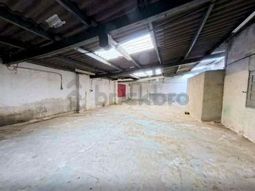Local comercial en venta en De Finestrelles