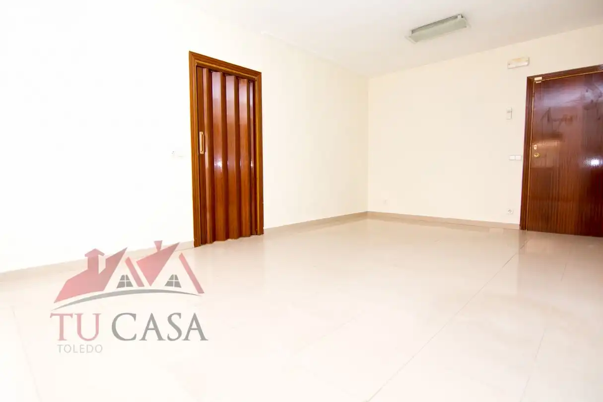 Office for rent in Toledo  with Air Conditioner and Heating