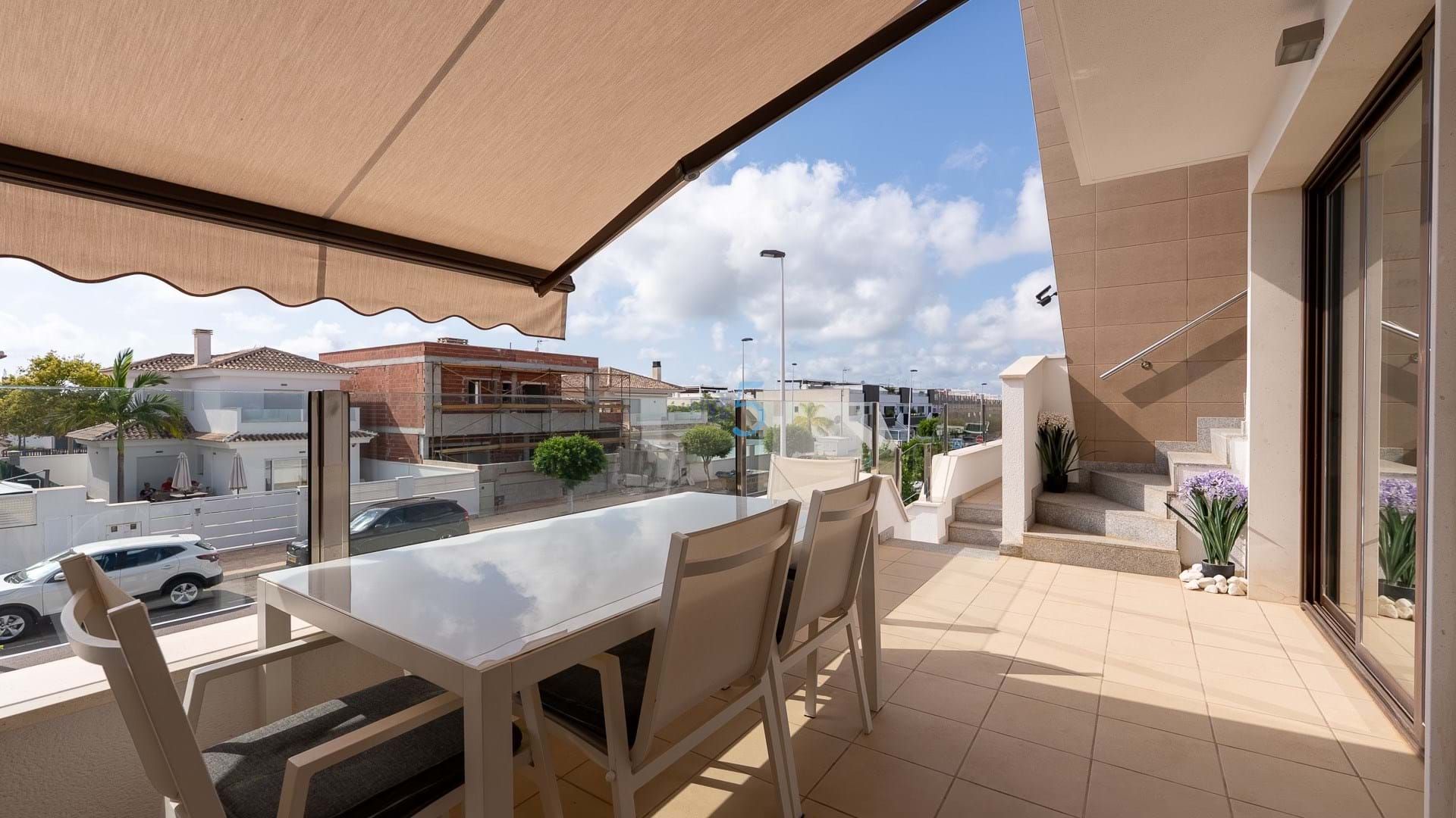 Terrassa de Pis en venda en San Pedro del Pinatar amb Aire condicionat, Traster i Piscina