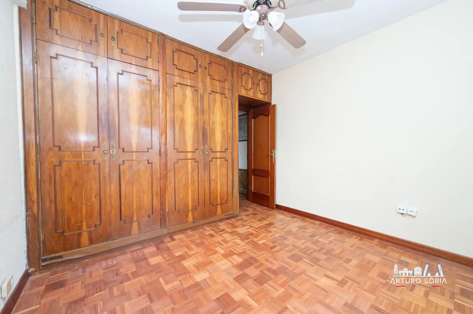 Habitación de Piso en venta en Madrid con Calefacción y Terraza