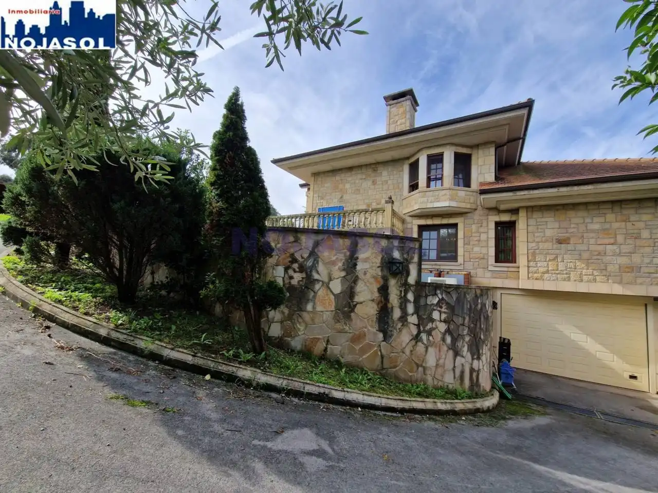 Vista exterior de Casa o chalet en venta en Noja con Aire acondicionado, Calefacción y Jardín privado