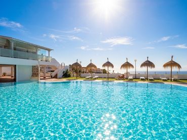 Apartament amb piscina en venda a Calle Italia 167b