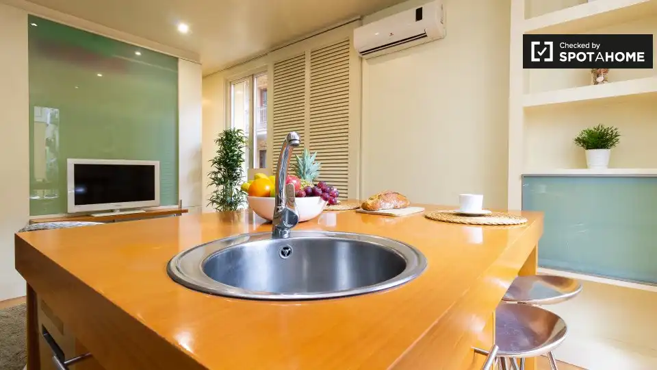 Kitchen of Flat for rent in Barcelona  with Air Conditioner, Heating and Furnished