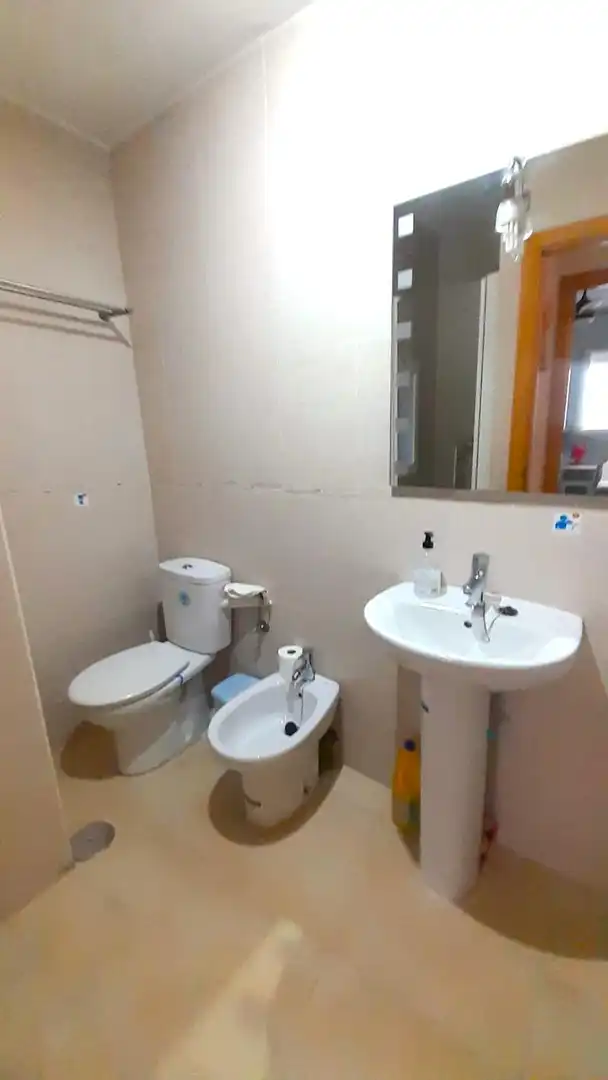 Badezimmer von Wohnung zum Verkauf in Benidorm mit Klimaanlage, Terrasse und Möbliert