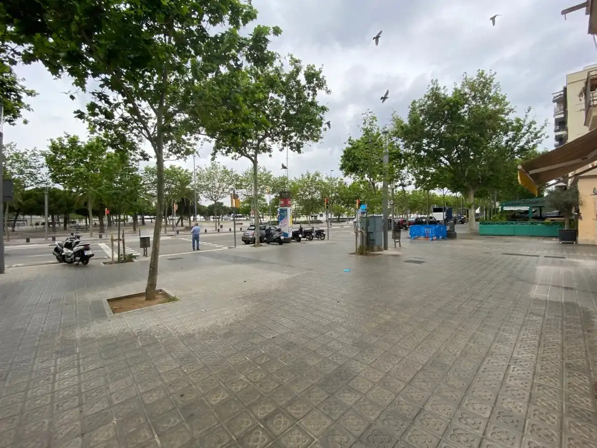Vista exterior de Local de lloguer en Ciutat Vella