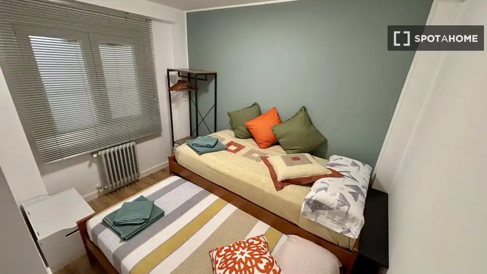 Habitación en Parque Palomar – Bombarda