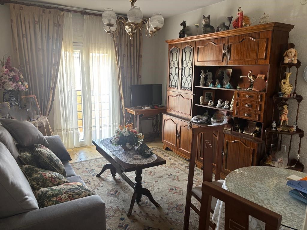 Living room of Flat for sale in  Madrid Capital  with Heating