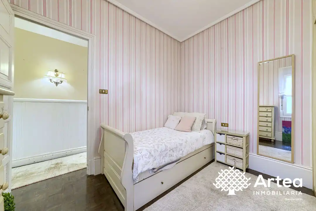Habitación de Piso en venta en Getxo  con Calefacción, Trastero y Balcón