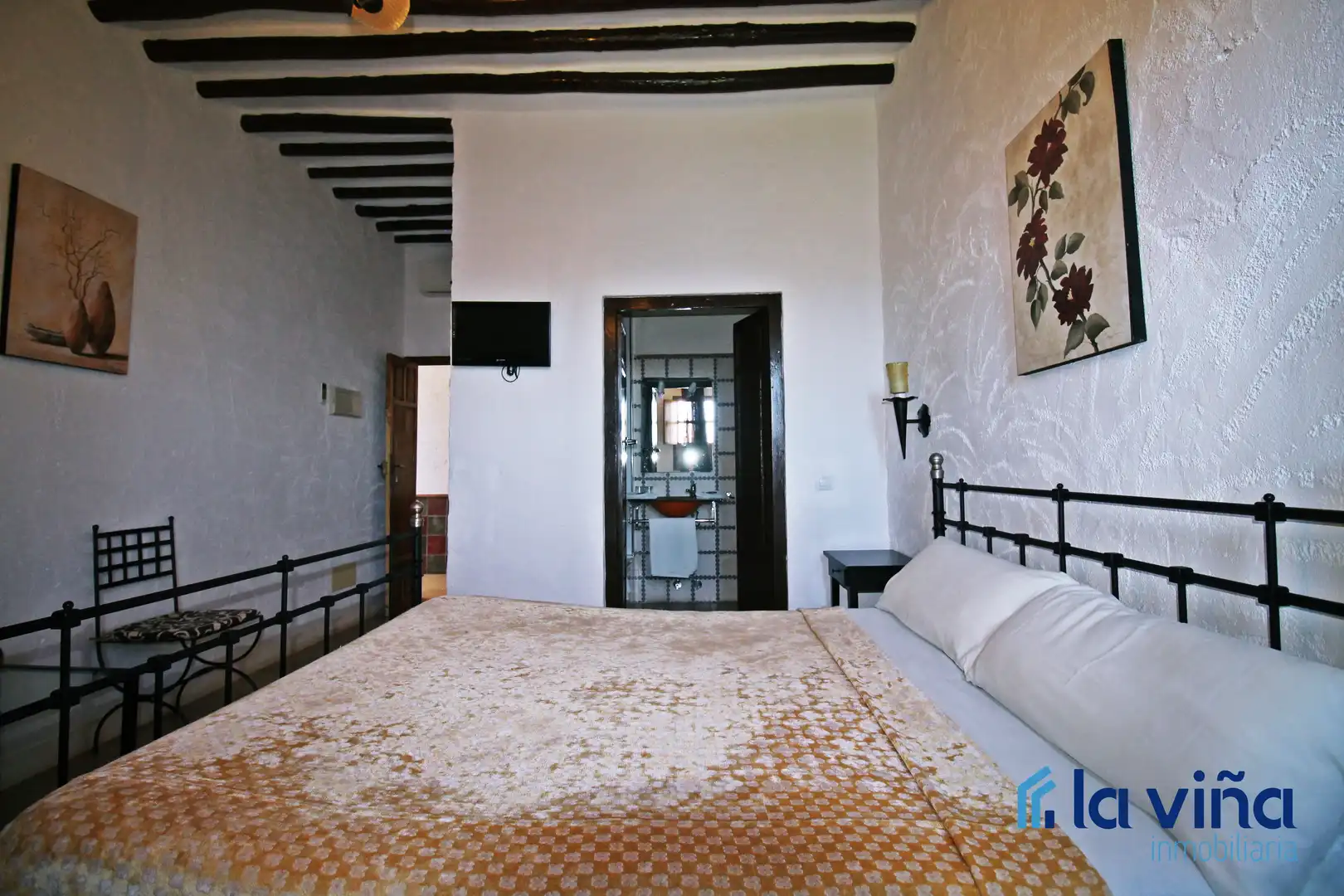 Habitación de Finca rústica en venta en Martín de la Jara con Aire acondicionado, Jardín privado y Trastero