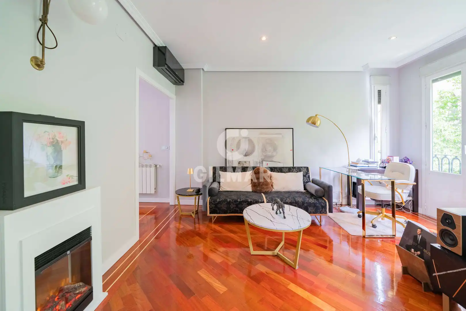 Vista exterior de Piso en venta en Madrid con Calefacción y Balcón