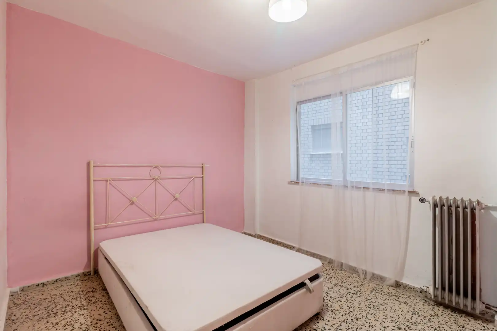 Habitación de Piso en venta en Madrid con Calefacción