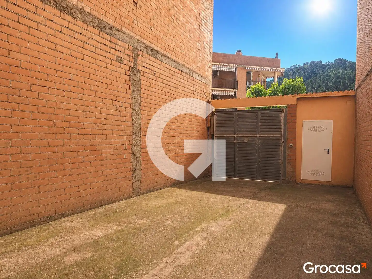 Parking de Piso en venta en Cervelló con Aire acondicionado, Calefacción y Jardín privado