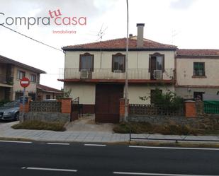 Vista exterior de Casa o xalet en venda en San Cristóbal de Segovia amb Calefacció, Jardí privat i Terrassa