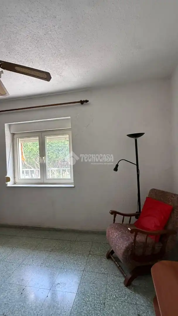 Habitación de Casa adosada en venta en Almería con Amueblado