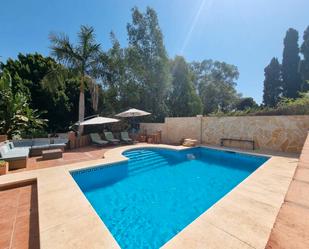 Piscina de Apartament de lloguer en Vélez-Málaga amb Aire condicionat i Piscina